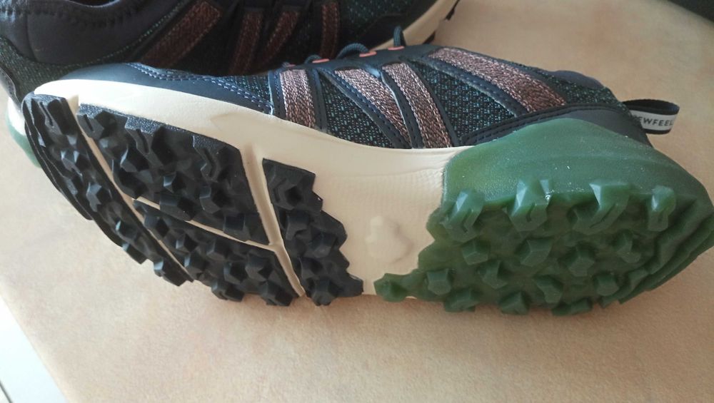 Нови маратонки закупени от Decathlon / Франция,номер 39 ,водоустойчиви