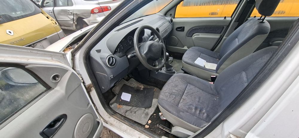 Dezmembrez Dacia Logan 1.4 B 2006