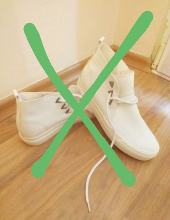 Дамски обувки и кецове