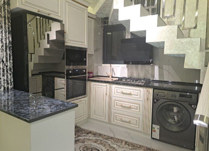 Arenda kvartira Chorsu Versal novastroyka xamma sharoit bor