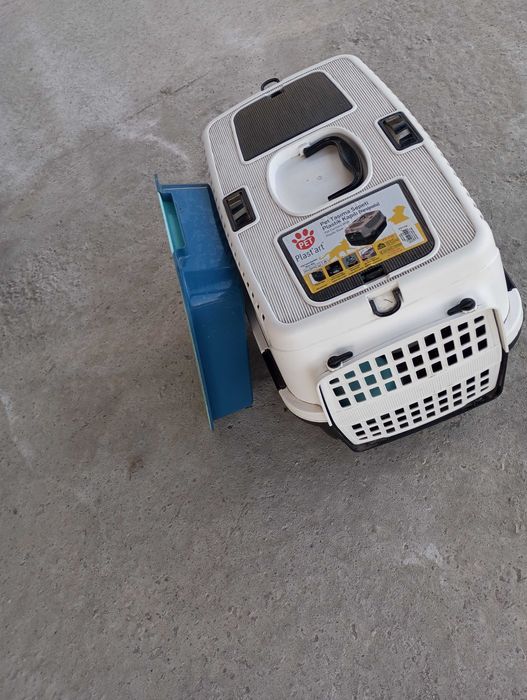 Домик для кошек почти новая