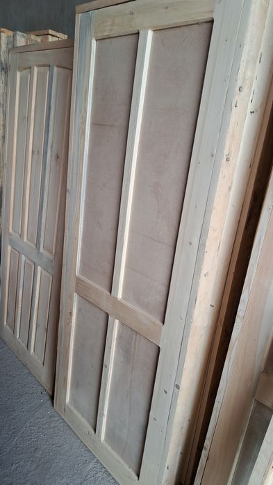 Двери деревянные  новый