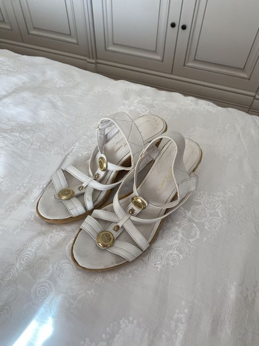 Sandale albe marimea 37