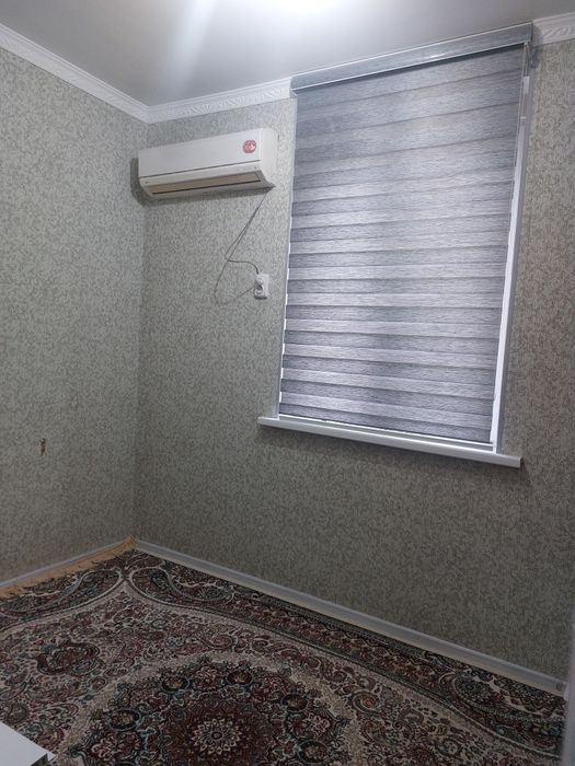 Uy sotiladi 1 xona 3etaj lokatsiya zo'r joyda joylashgan.Yakkasaroy tu