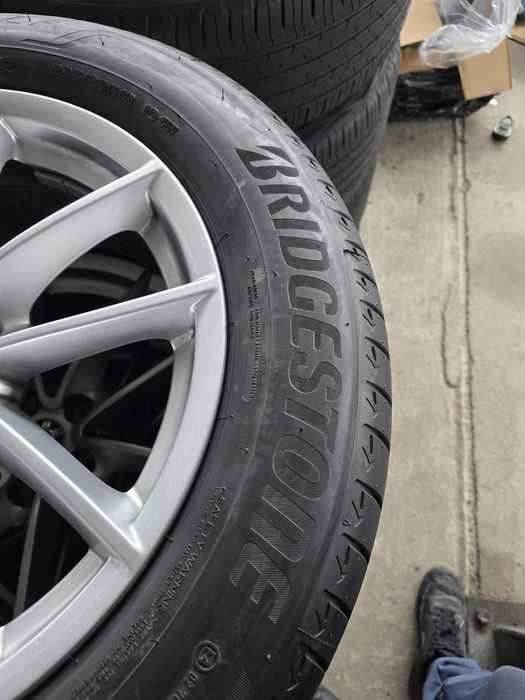 4 Броя 225/60/18 Bridgestone 6,5mm 23dot