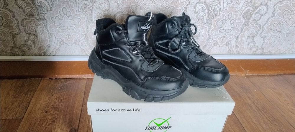 Кроссовки демисезонные 36р