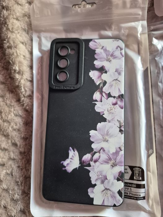 Продавам калъфи за Samsung Galaxy S20 FE