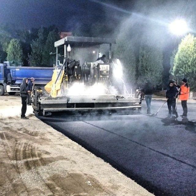 Asfalt yotqizib beramiz zamonaviy texnikalar mavjud.