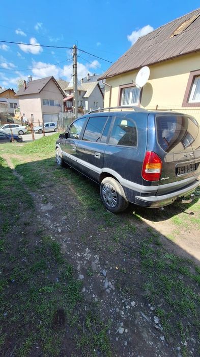 Vând Opel Zafira