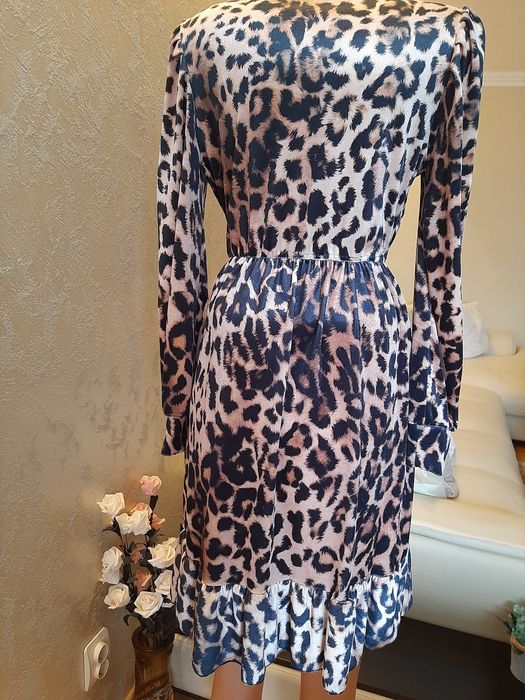 Рокля от тънък плюш с ластик в талията