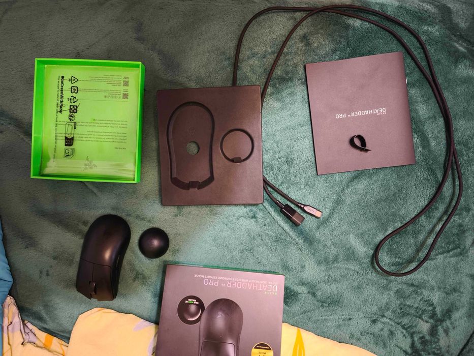 Гейминг мишка Razer - DeathAdder V4 Pro, оптична, безжична, черна