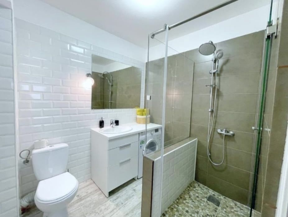 Apartament 2 camere, parcare Razoare Floresti