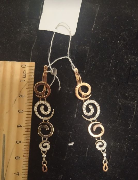 Золотые новые серьги