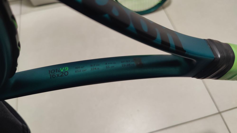 Rachetă Wilson Blade 101L V9 274 gr