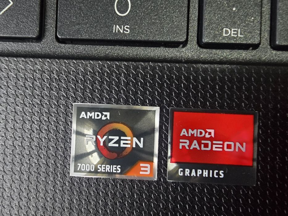 Notebook HP 15 Ryzen3 7320U/4GB/128GB/15.6" FullHD