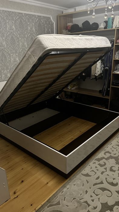 Двухспальный кровать