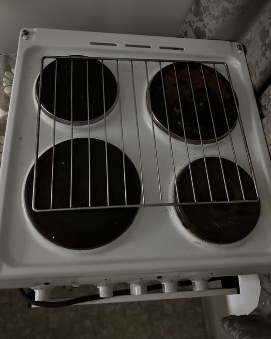 Продам электрическую плиту