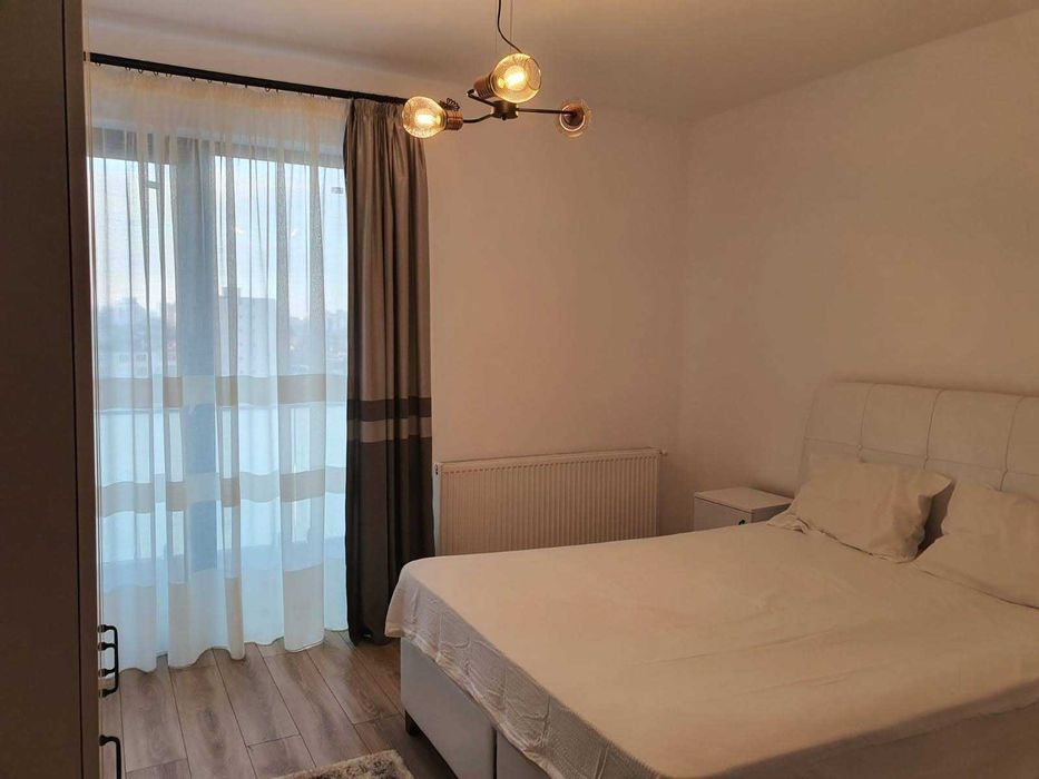 Închiriem apartament 2 camere, decomandat, 80 mp, zona Frații Golești