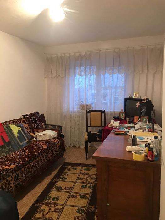 Apartament 3 camere și teren intravilan de vânzare