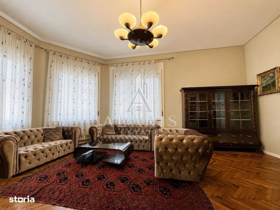 Apartament cu 5 camere, circular, in Piata Sf. Maria