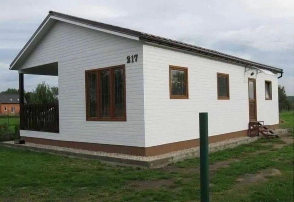 Vand case pe structura metalica invelita cu panou sandwich