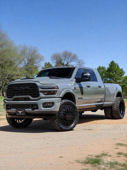 Ram 3500 Limited Mega Cab 2026