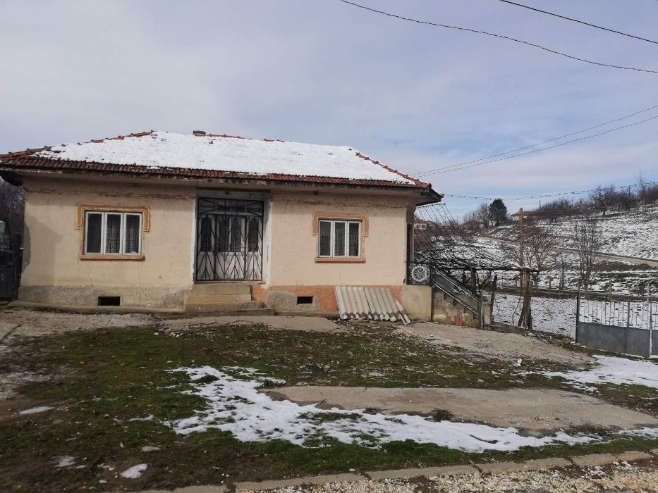Едноетажна къща в село Сребърна