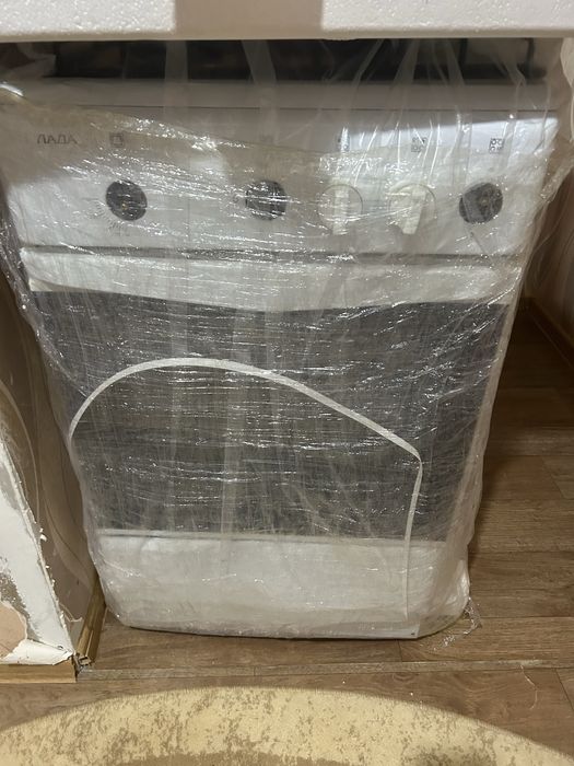 Продам газ плиту  срочно