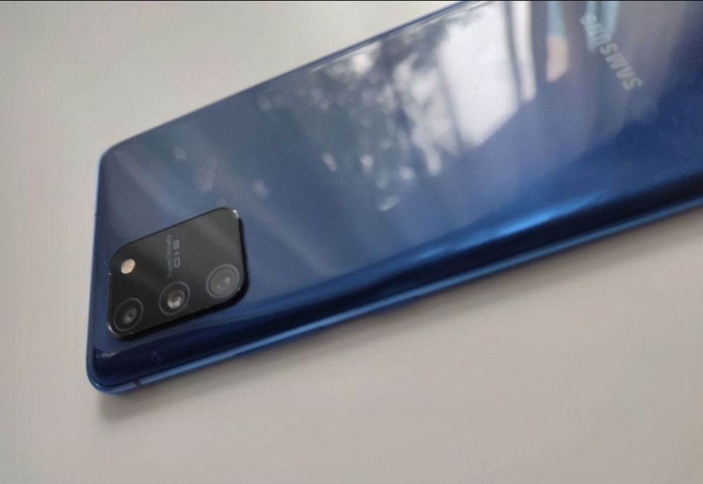 Samsung Galaxy S10e Самсунг с10 телефон