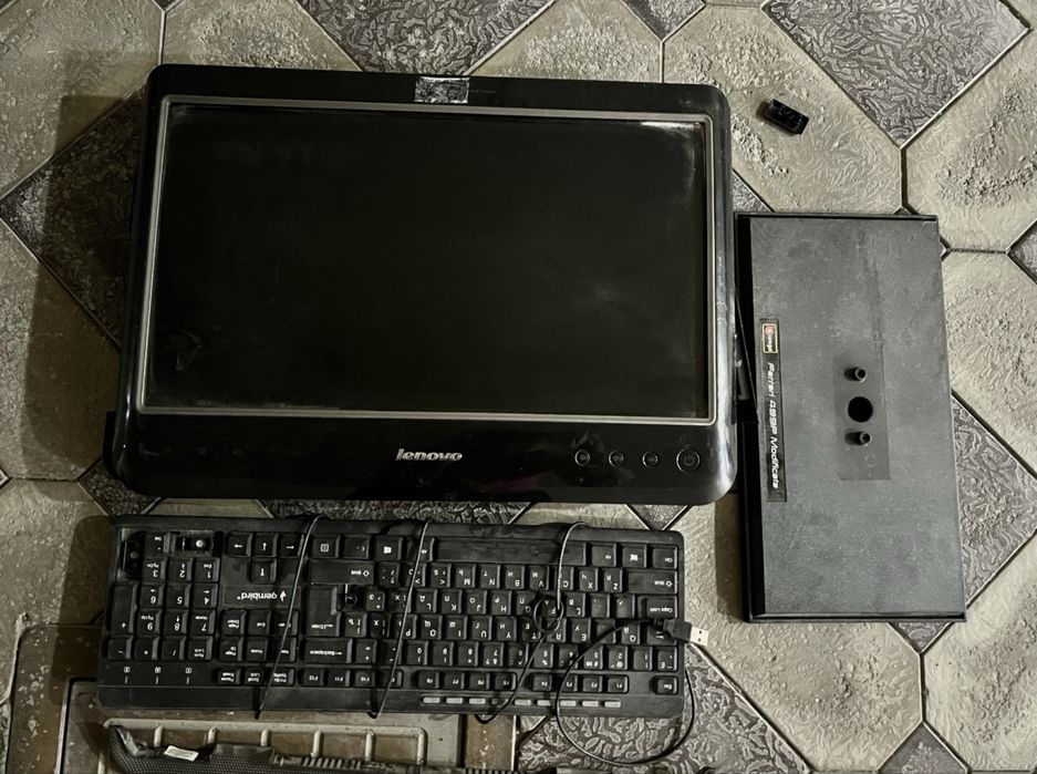 Моноблог Lenovo. нужно показать мастеру