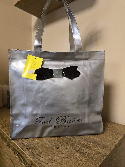 Ted Baker нова с етикета дамска чанта