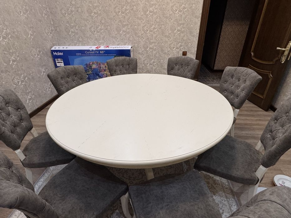 ПРОДАЕТСЯ СРОЧНО‼️‼️‼️ Стол и стулья