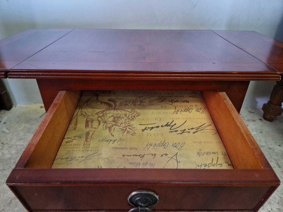 Помощна разтегателна маса на колелца в английски стил от махагон