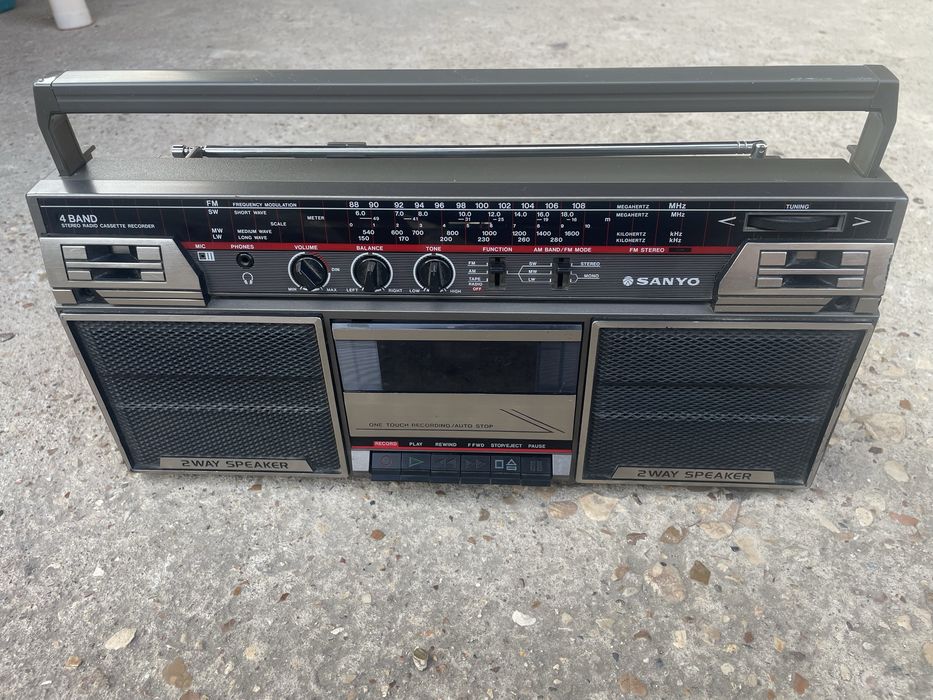 Sanyo M9704L  Hitachi trk w555w