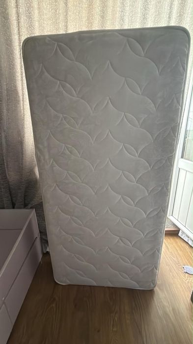 Детская кровать продам , с матрасом