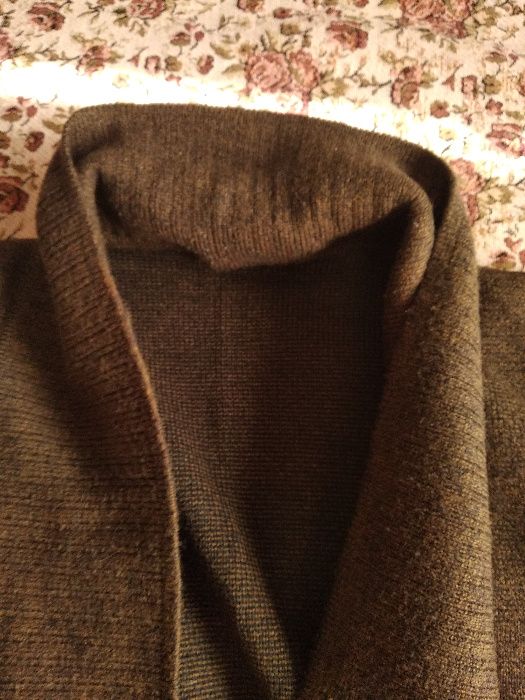 Дебели блузи и жилетки