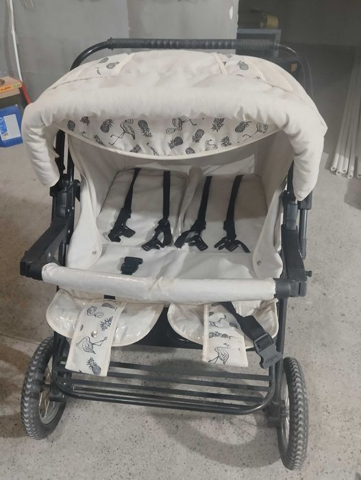 Коляска для двойни