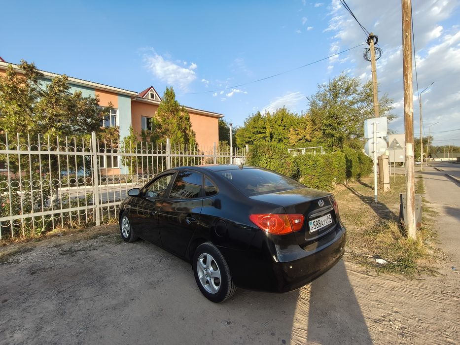 Продам машину Hyundai Avent 2006