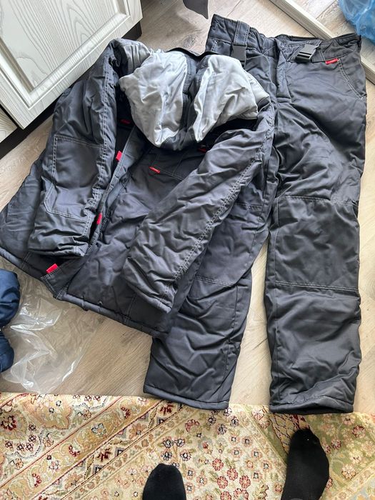 Продам теплые 2 зимних спецовок