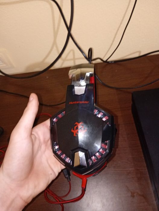 Vand căștii de gaming