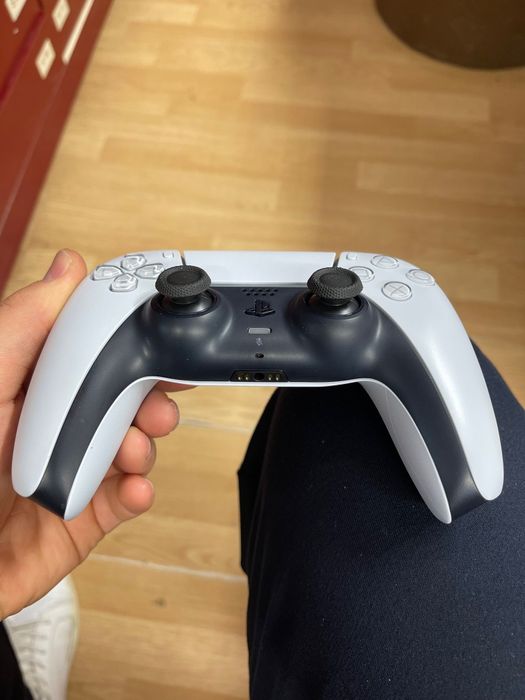 Maneta joystick ps5 playstation 5 alba si neagra