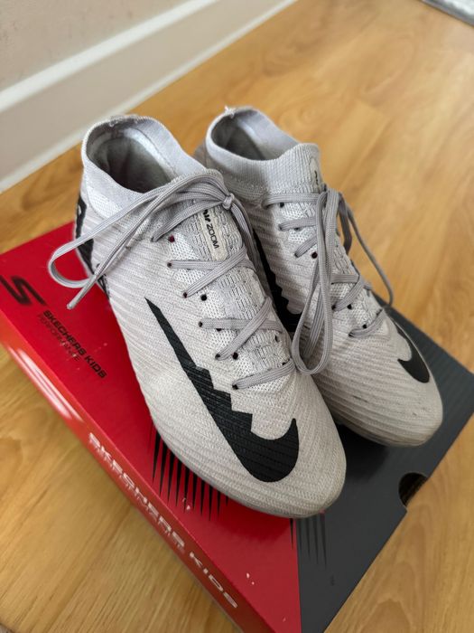 Бутсы футбольные