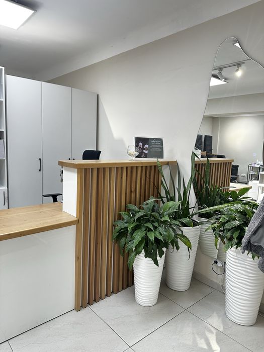 Сдается в аренду маникюрный стол