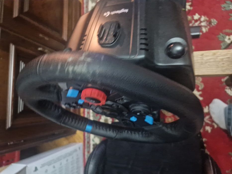 Playseat Logitech volan pedale schimbator si PS4 fff putin utilizat