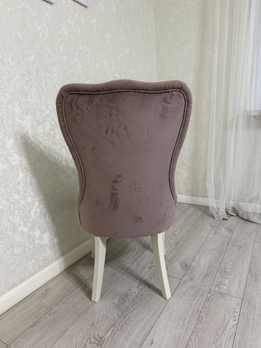 Стулья для гостей