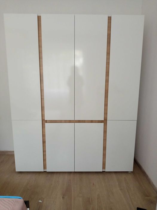 Нов гардероб бял гланц и дьб сонома