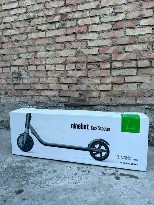 Продам самокат Ninebot Kickscooter ES2