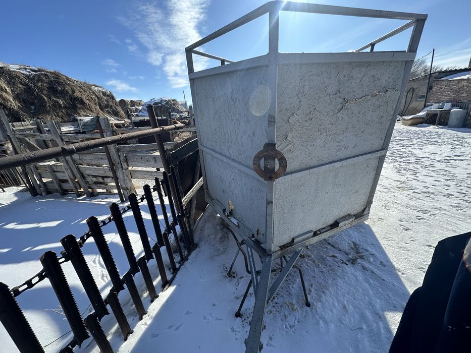 Прицеп коневозка