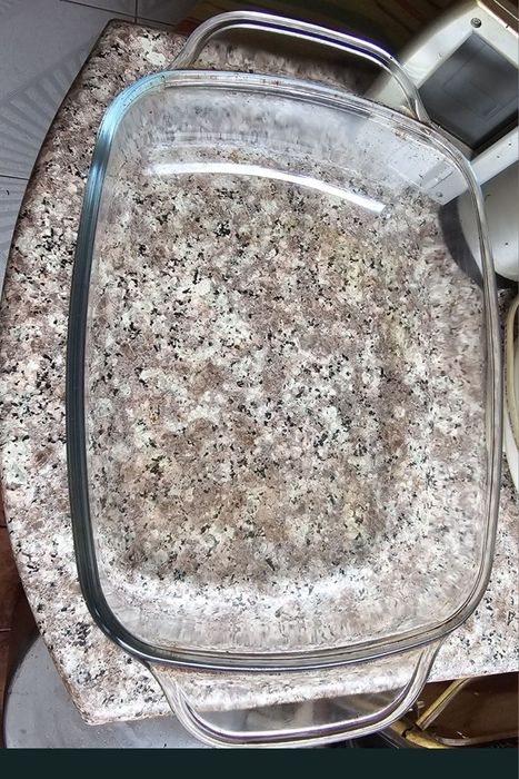 Малка Йена, сервизи за кафе и ракия,чинии, декорация.