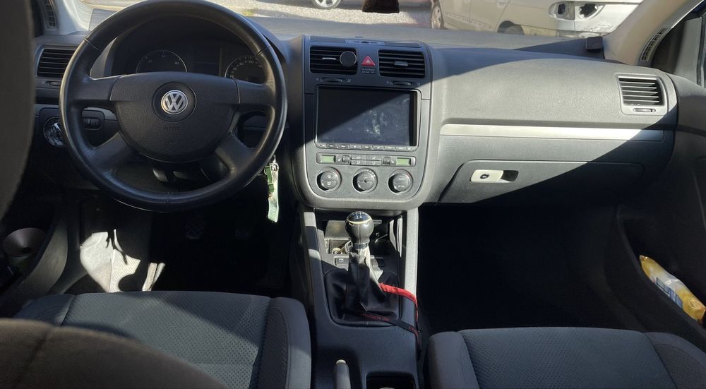 Vând Vw Golf 5 1.9 Tdi